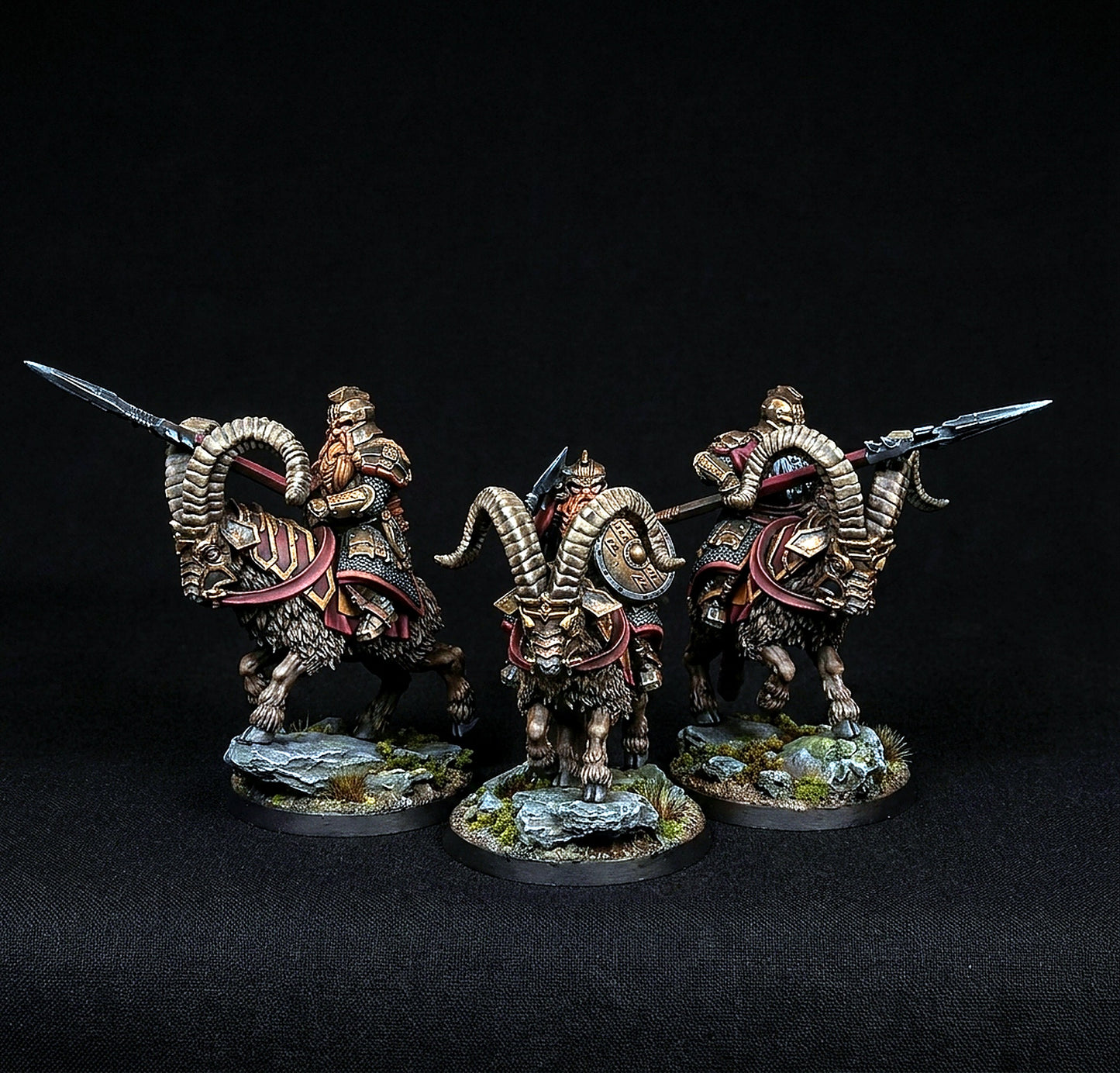 Miniatura Caballería de Carnero con Lanza de las Colinas de Hierro Colinas de Hierro resina 32mm - Drakholm