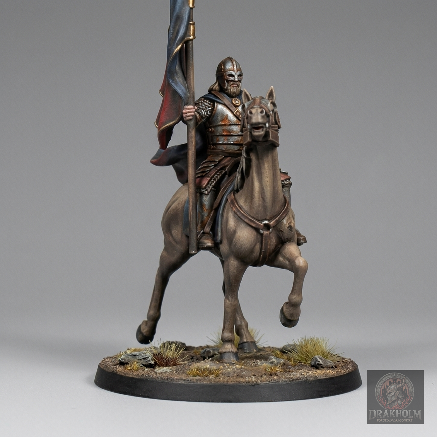 Men of the West Banner Bearer | 28mm Resin Miniature | LOTR Middle-earth | Tabletop Wargaming