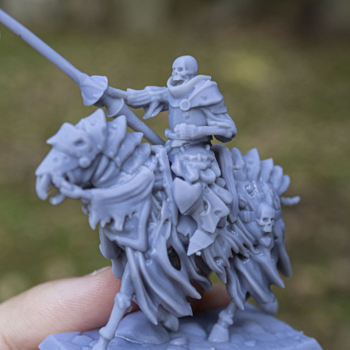Miniatura Caballeros Oscuros No-Muertos Condes Vampiro resina 28mm sin pintar - Drakholm