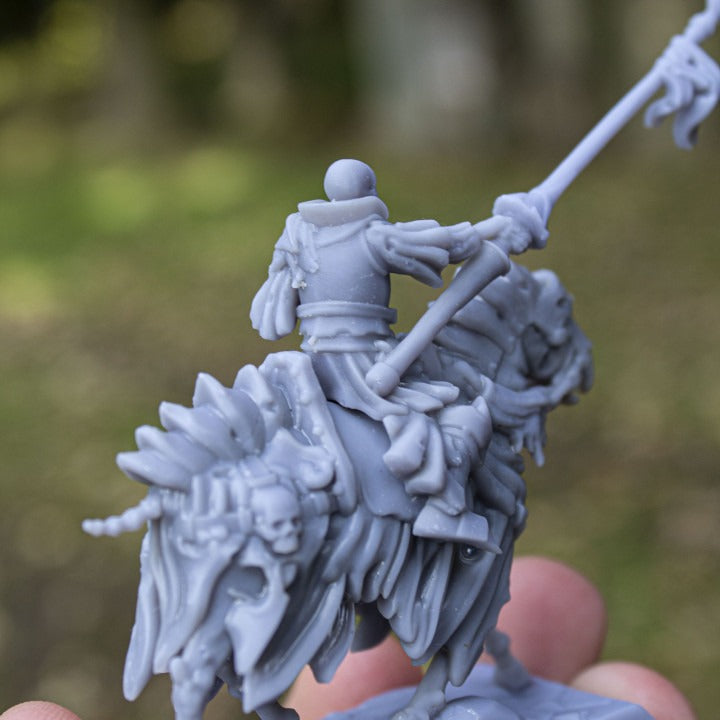 Miniatura Caballeros Oscuros No-Muertos Condes Vampiro resina 28mm sin pintar - Drakholm