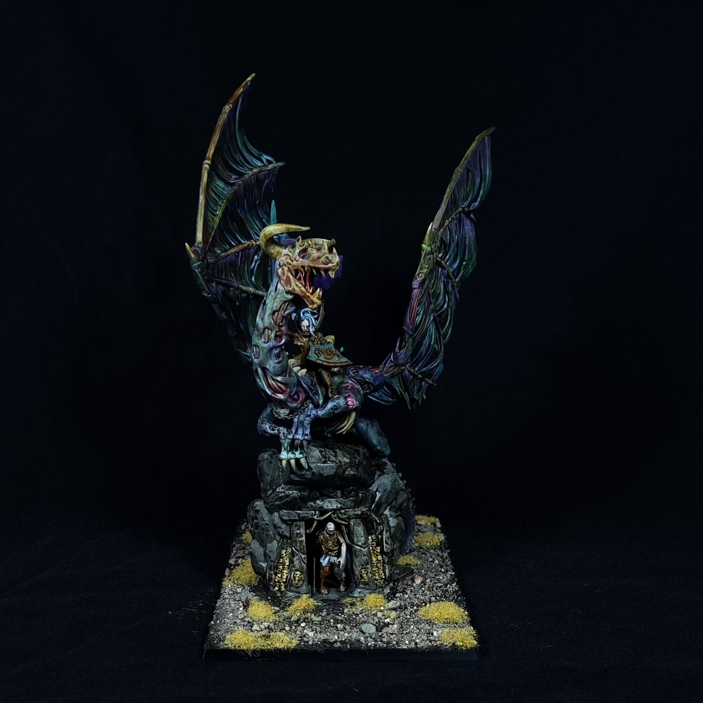 Miniatura Dama Vampiro en Dragón Zombi Condes Vampiro resina 28mm sin pintar - Drakholm