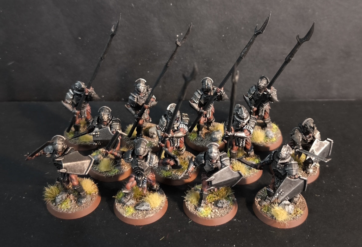 Uruk-hai de Isengard (Piquero) · Isengard · Miniatura 28mm · Drakholm