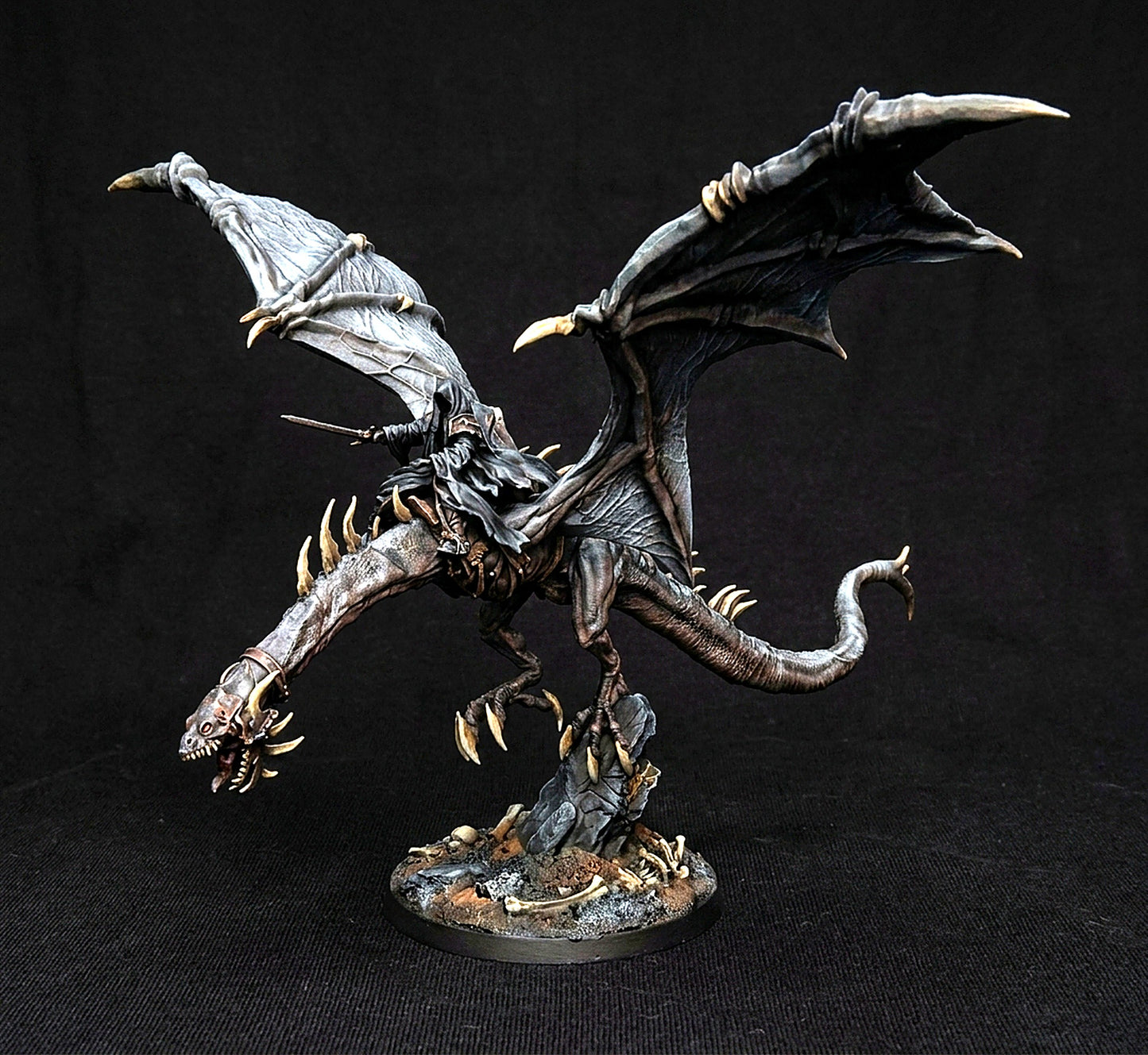 Miniatura Nazgûl sobre Bestia Alada (en vuelo) Nazgûl resina 32mm - Drakholm