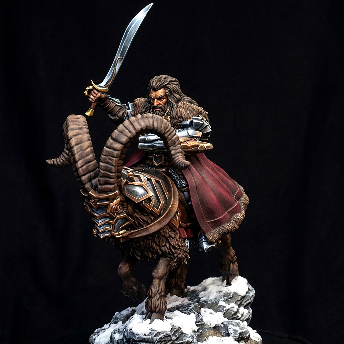 Rey Real de la Montaña Solitaria (a pie y montado) · Montaña Solitaria · Miniatura 28mm · Drakholm