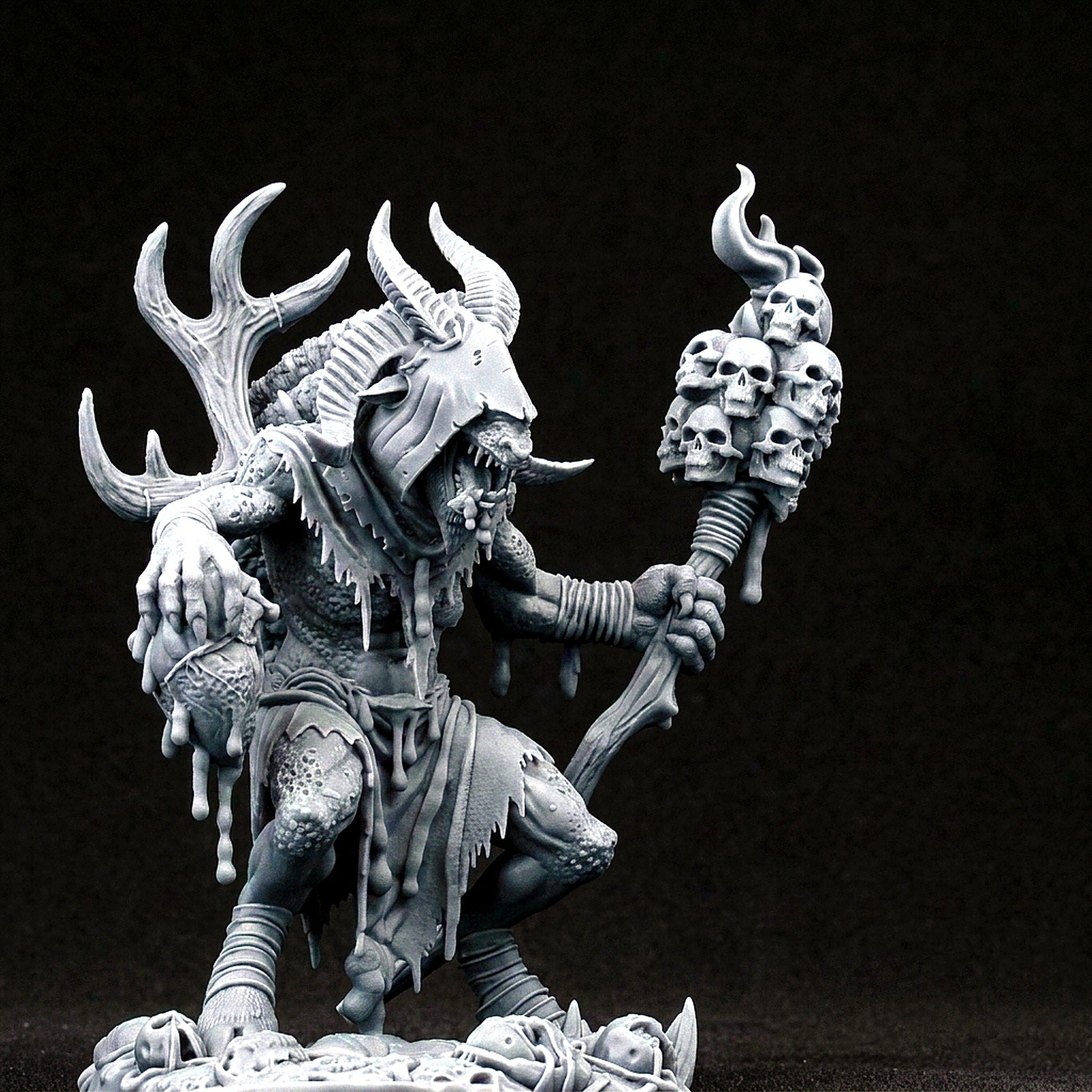 Miniatura Chamán Bestia-Hombre de la Plaga Reinos del Caos resina 32mm sin pintar - Drakholm